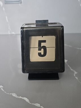 Vintage Park Sherman Desk Calendar with Push Button